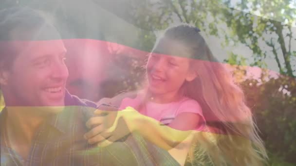 Animación Bandera Alemania Sobre Hombre Caucásico Dando Paseo Cuestas Hija — Vídeos de Stock