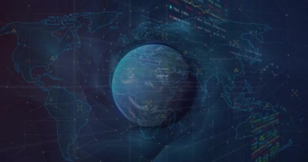 在旋转的全球地图和世界地图上动画统计和股票市场的数据处理 全球经济和商业数据技术概念 — 图库视频影像