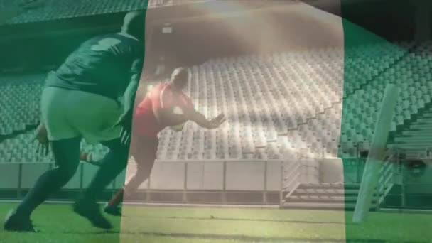 Анимация Нигерийского Флага Над Африканским Американцем Преследующим Игрока Мячом Регби — стоковое видео