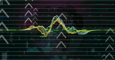 Siyah arka planda dönen dünya üzerinde veri işleme animasyonu. Küresel ağ ve iş arayüzü teknolojisi kavramı