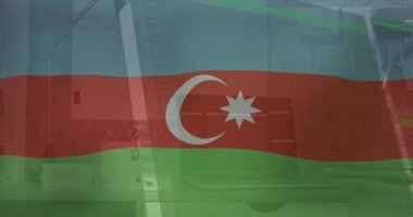 Ofisteki dizüstü bilgisayarla Azerbaijan bayrağının animasyonu. Dijital bileşim, çoklu pozlama, soyut, özgürlük, vatanseverlik ve teknoloji kavramı.