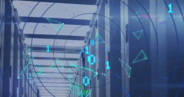 İkili kodların daireler üzerinde canlandırılması ve sunucu odasına karşı şekillenen birleşik noktalar. Dijital bileşik, çoklu pozlama, iletişim, kodlama, ağ, veri sunucusu ve teknoloji.