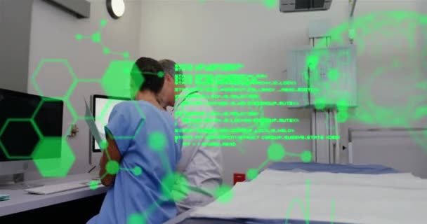 Animacja Przetwarzania Danych Medycznych Nad Naukowcami Pracującymi Razem Laboratorium Koncepcja — Wideo stockowe