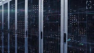 Arkaplanda sunucu odasına karşı geometrik şekiller ve lens parlamaları oluşturan noktaların animasyonu. Dijital bileşik, çoklu pozlama, veri merkezi, ağ, teknoloji ve ağ sunucu kavramı.