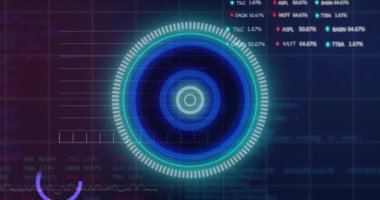 Kapsam taramasında finansal veri işleme animasyonu. Küresel iş, finans, hesaplama ve veri işleme kavramı dijital olarak oluşturulmuş video.