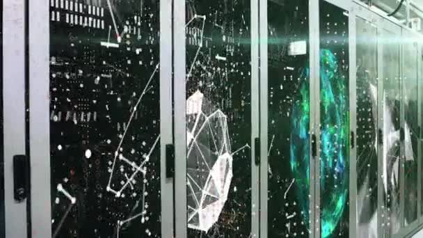 Анимация Соединенных Точек Глобусов Над Серверной Стойкой Серверной Комнате Цифровые — стоковое видео