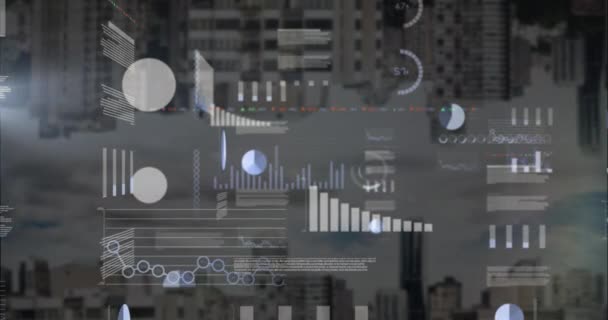 Анимация Нескольких Графиков Торговых Досок Над Современными Городскими Пейзажами Против — стоковое видео