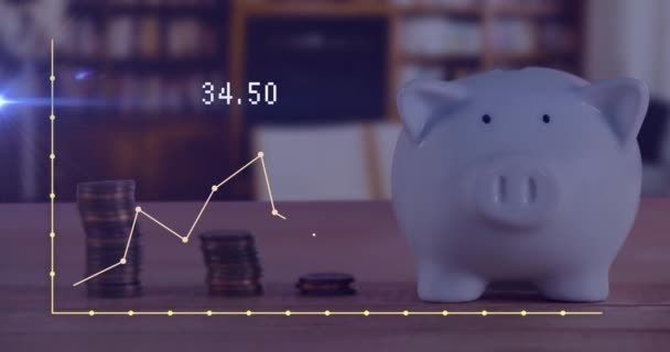 동전과 Piggybank의 스택에 데이터 처리의 애니메이션 글로벌 비즈니스 컴퓨팅 데이터 — 비디오