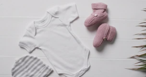 Video Bayi Putih Tumbuh Topi Boneka Dan Pink Booties Dengan — Stok Video