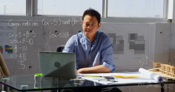 Animatie Van Wiskundige Vergelijking Diagrammen Aziatische Architect Ontwerpen Van Blauwdruk — Stockvideo