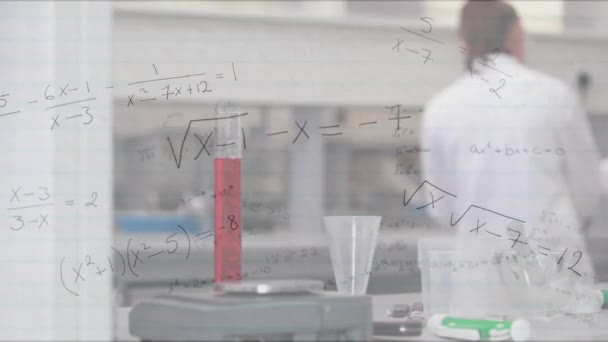 Animação Equações Matemáticas Sobre Diversos Cientistas Masculinos Femininos Que Trabalham — Vídeo de Stock