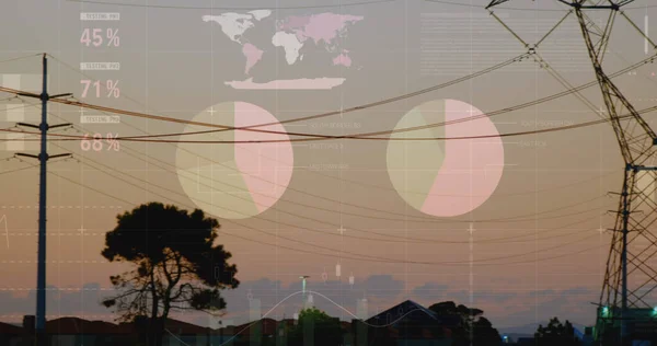 Gün Batımında Elektrik Direkleri Üzerinden Finansal Grafiklerin Verilerin Görüntüsü Enerji — Stok fotoğraf