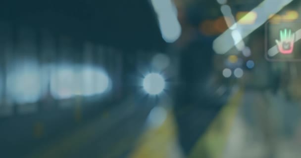 Анимация Нескольких Иконок Квадратах Над Размытыми Поездами Прибывающими Станцию Метро — стоковое видео
