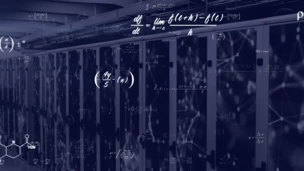 Animation Mathematischer Gleichungen Über Miteinander Verbundene Punkte Auf Datenserver Racks — Stockvideo