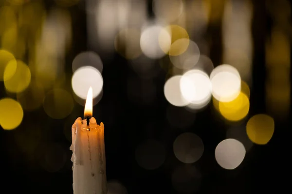 Lit White Candle Bokeh Copy Space Black Background Flame Fire — Stock Photo, Image