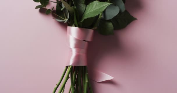 Vidéo Bouquet Roses Blanches Roses Avec Ruban Rose Espace Copie — Video