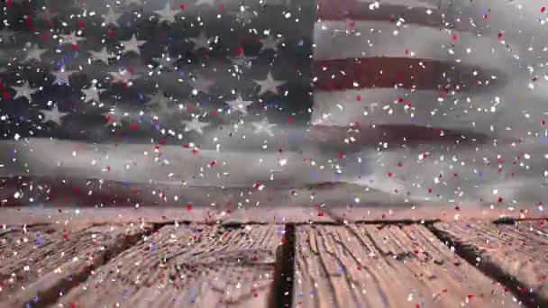 하늘에서 미국의 깃발에 떨어지는 컨페티의 애니메이션 디지털 애국심 — 비디오