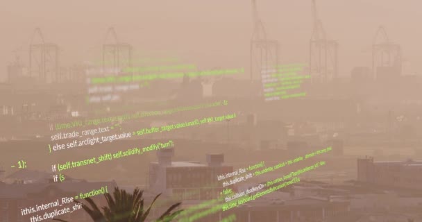 Animazione Looping Linguaggio Computer Sopra Nebbia Coperto Città Moderna Contro — Video Stock