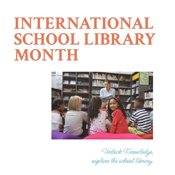 Složen Různých Učitelů Čtení Knihy Pro Děti Mezinárodní Školní Knihovna — Stock fotografie