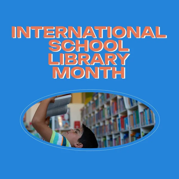 Σύνθετο Κείμενο Της Διεθνούς Σχολικής Βιβλιοθήκης Μήνα Και Καυκάσιος Αγόρι — Φωτογραφία Αρχείου
