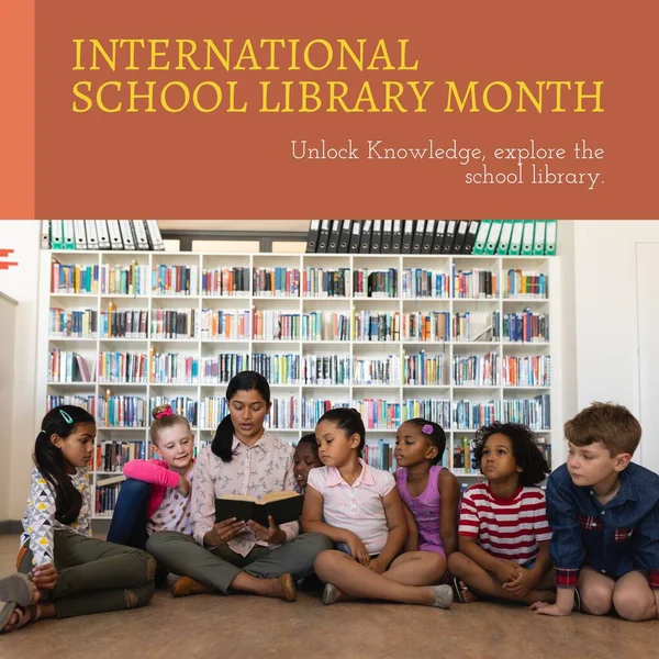 Internationellt Skolbibliotek Månadstext Mångsidig Kvinnlig Lärare Läsa Bok För Barn — Stockfoto