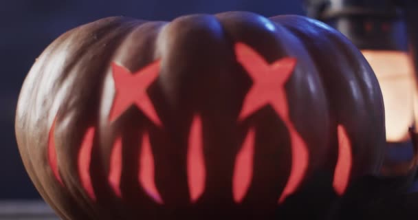 Vídeo Abóbora Esculpida Halloween Com Espaço Cópia Fundo Escuro Halloween — Vídeo de Stock