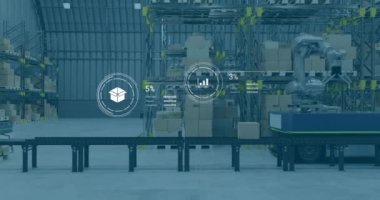 Depoda veri işleme bandı ve robotik kolları olan simgelerin canlandırılması. Dijital olarak oluşturulan küresel dağıtım, nakliye ve perakende konsepti.