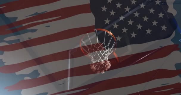 Animacja Flagi Ameryki Nad Ręką Białego Koszykarza Płci Męskiej Biorąc — Wideo stockowe