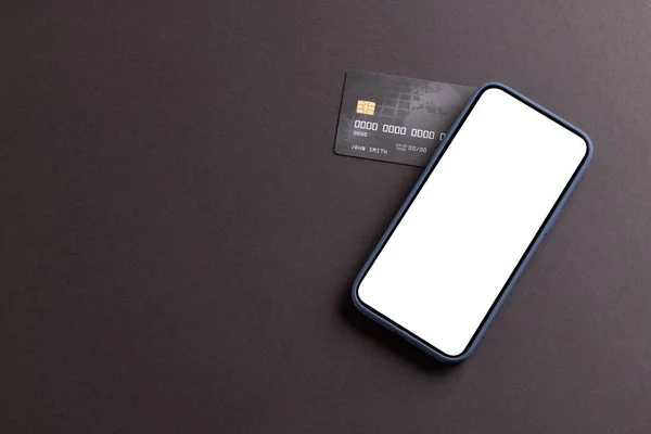 Smartphone Com Tela Branco Cartão Crédito Fundo Preto Cyber Segunda — Fotografia de Stock