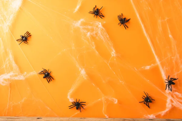 Aranhas Halloween Decorações Teia Aranha Com Espaço Cópia Fundo Laranja — Fotografia de Stock
