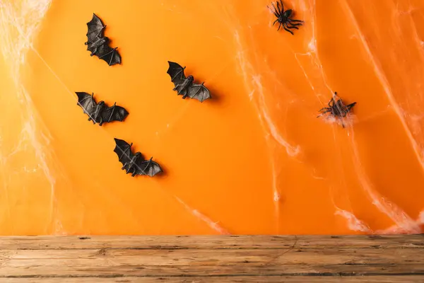 Pipistrelli Halloween Decorazioni Ragnatela Con Spazio Copia Sfondo Arancione Marrone — Foto Stock