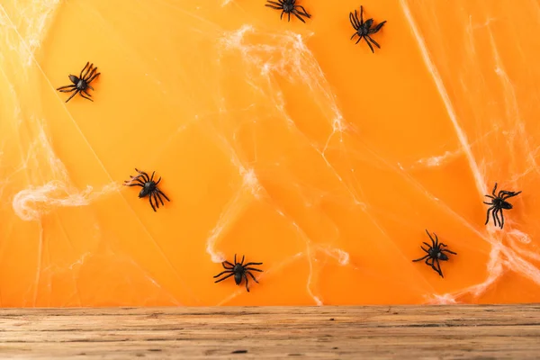 Halloween Spindlar Och Spindelväv Dekorationer Med Kopieringsutrymme Orange Bakgrund Höst — Stockfoto
