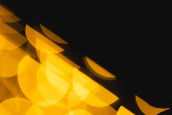 Koyu Arkaplanda Kopyalama Alanı Olan Çoklu Sarı Bokeh Işıkları Işık — Stok fotoğraf