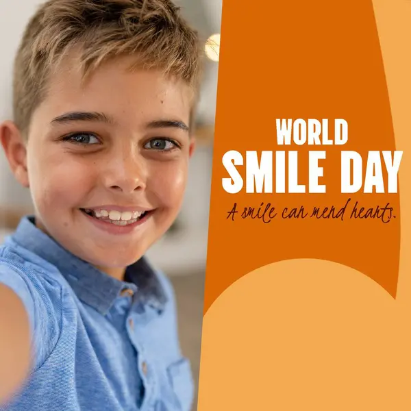 Kompozyt Świata Uśmiech Dzień Tekst Biały Chłopiec Uśmiechający Się Nad — Zdjęcie stockowe