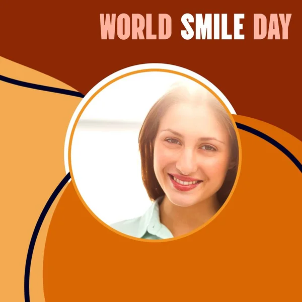 Kompozyt Świata Uśmiech Dzień Tekst Kaukaska Kobieta Uśmiecha Się Wzór — Zdjęcie stockowe