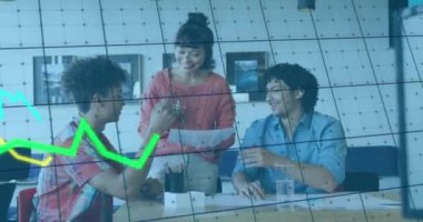 Çoklu grafik ve şablon animasyonları, ofiste fikir alışverişinde bulunan çeşitli iş arkadaşları. Dijital bileşik, çoklu pozlama, rapor, iş, üç boyutlu ve takım çalışması kavramı.