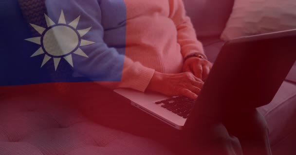 Animace Vlajky Taiwan Mávání Nad Střední Části Asijské Starší Ženy — Stock video