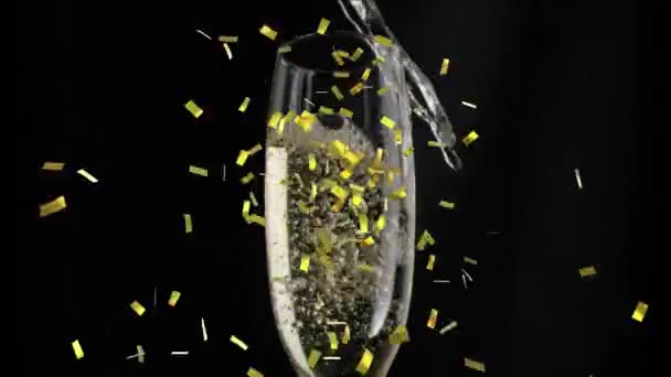 Animation Champagne Pouring Glasses Yellow Confetti Exploding Black Background Digital — Stock Video
