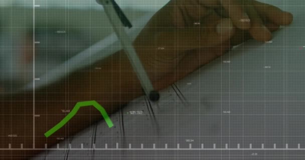 계획에 일하는 나침반을 사용하여 남자의 섹션을 데이터 처리의 애니메이션 컴퓨터 — 비디오