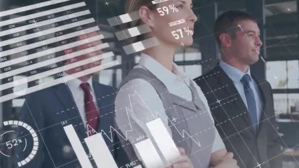 Statisztikai Adatfeldolgozás Élénkítése Hivatalban Lévő Különböző Üzletemberek Csoportja Ellen Számítógépes — Stock videók