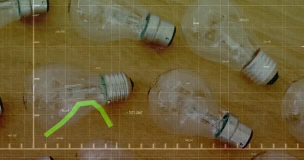 Animace Zpracování Statistických Údajů Proti Detailnímu Pohledu Elektrické Žárovky Dřevěném — Stock video
