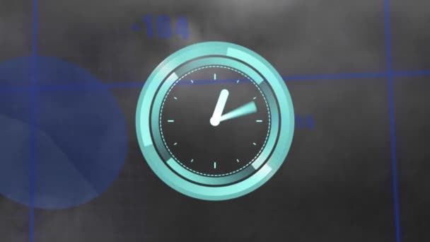 Animation Der Neontickenden Uhr Über Der Statistischen Datenverarbeitung Vor Grauem — Stockvideo