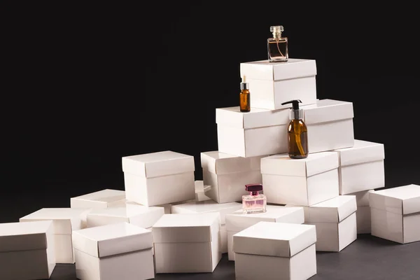 Κουτιά Προϊόντα Ομορφιάς Και Αντιγραφή Χώρου Μαύρο Φόντο Cyber Δευτέρα — Φωτογραφία Αρχείου