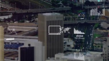 Grafikler, harita, dizüstü bilgisayarda bulut, hareket halindeki araçların zaman aşımına uğramış alım satım tahtaları. Dijital bileşik, rapor, küresel, borsa, bulut hesaplama, ulaşım ve teknoloji.