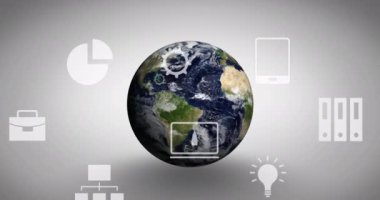 Gri arka planda dönen dünya üzerinde birden fazla dijital simge ve uçak simgelerinin canlandırılması. Bilgisayar arayüzü ve iş veri teknolojisi kavramı