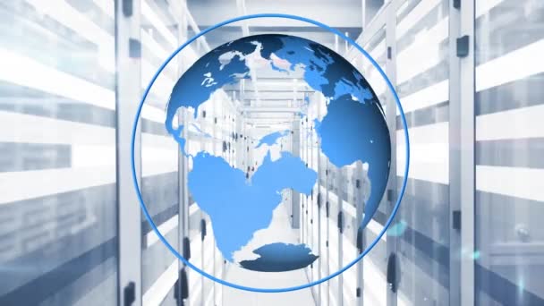 Animatie Van Roterende Wereldbol Cirkels Bewegende Balken Data Server Racks — Stockvideo