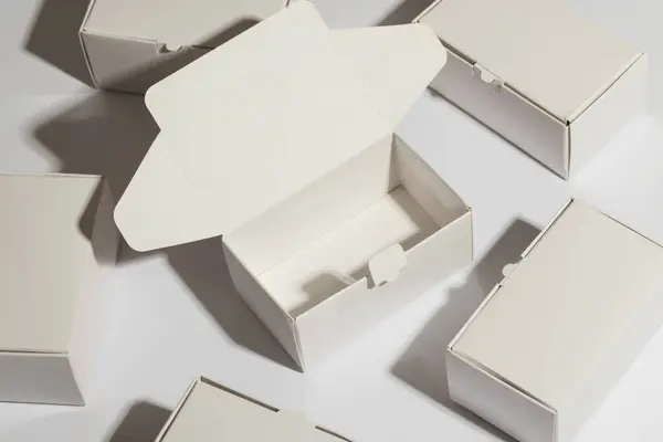 Відкрита Картонна Подарункова Коробка Коробки Копіювальним Простором Білому Тлі Кіберпонеділок — стокове фото