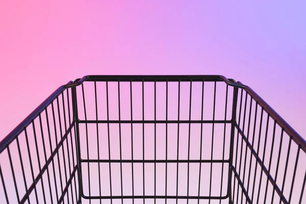 Shopping Trolley Copy Space Neon Purple Background Cyber Monday Black — Stock Photo, Image