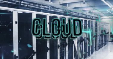 Sunucu odasındaki veri sunucusundaki bağlantı noktaları üzerinde bulutlu metin animasyonu. Dijital bileşik, bulut hesaplama, iletişim, veri merkezi, ağ, teknoloji ve ağ sunucusu.