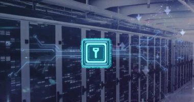 Anahtarın kare şeklinde animasyonu, birbirine bağlı oklar, veri sunucu raflarının üzerinde devre kartı deseni. Dijital bileşik, iletişim, güvenlik, veri merkezi, ağ, ağ sunucusu ve teknoloji kavramı.